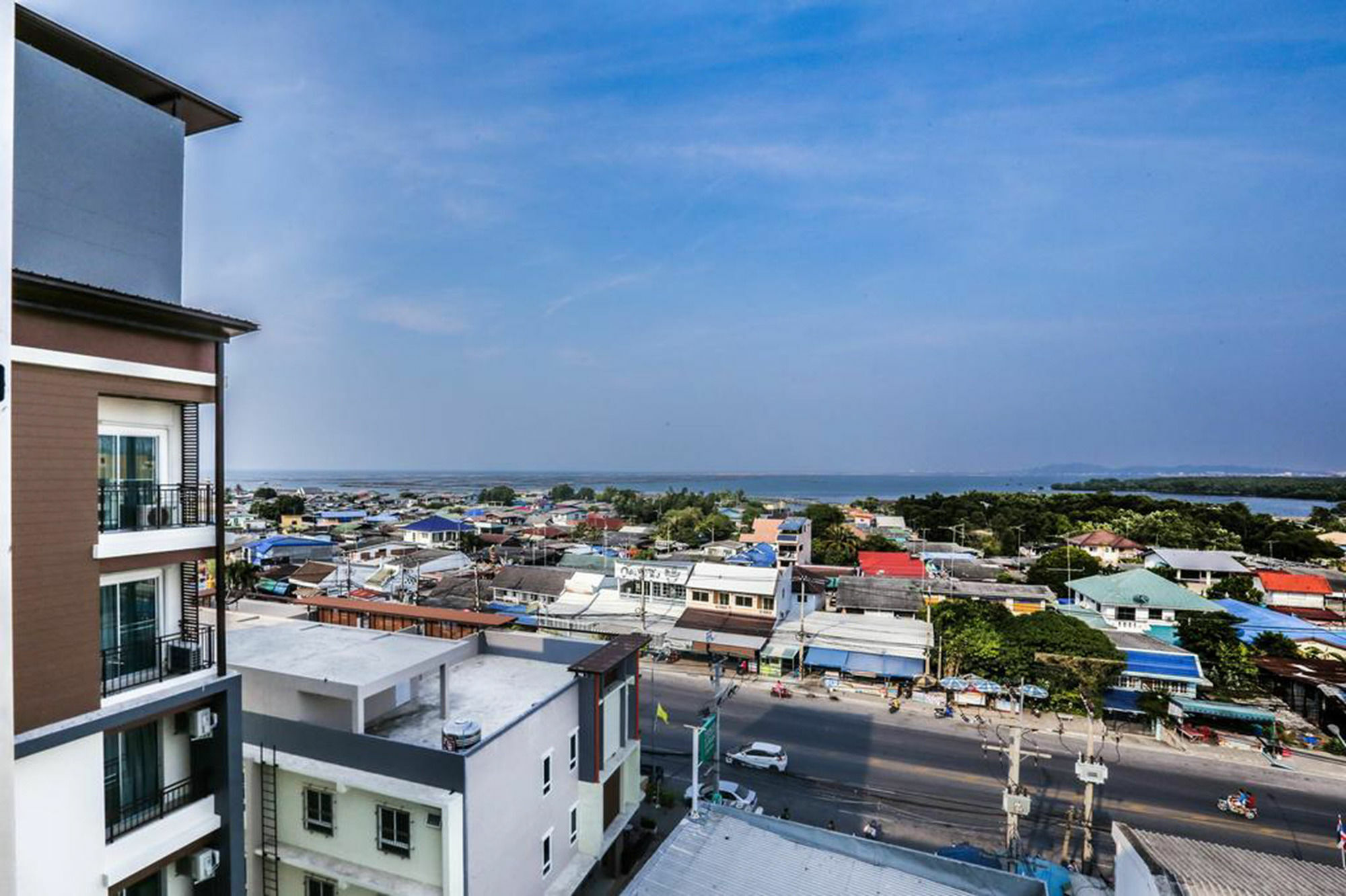 Central Place Serviced Apartment Angsila Chonburi Exterior photo