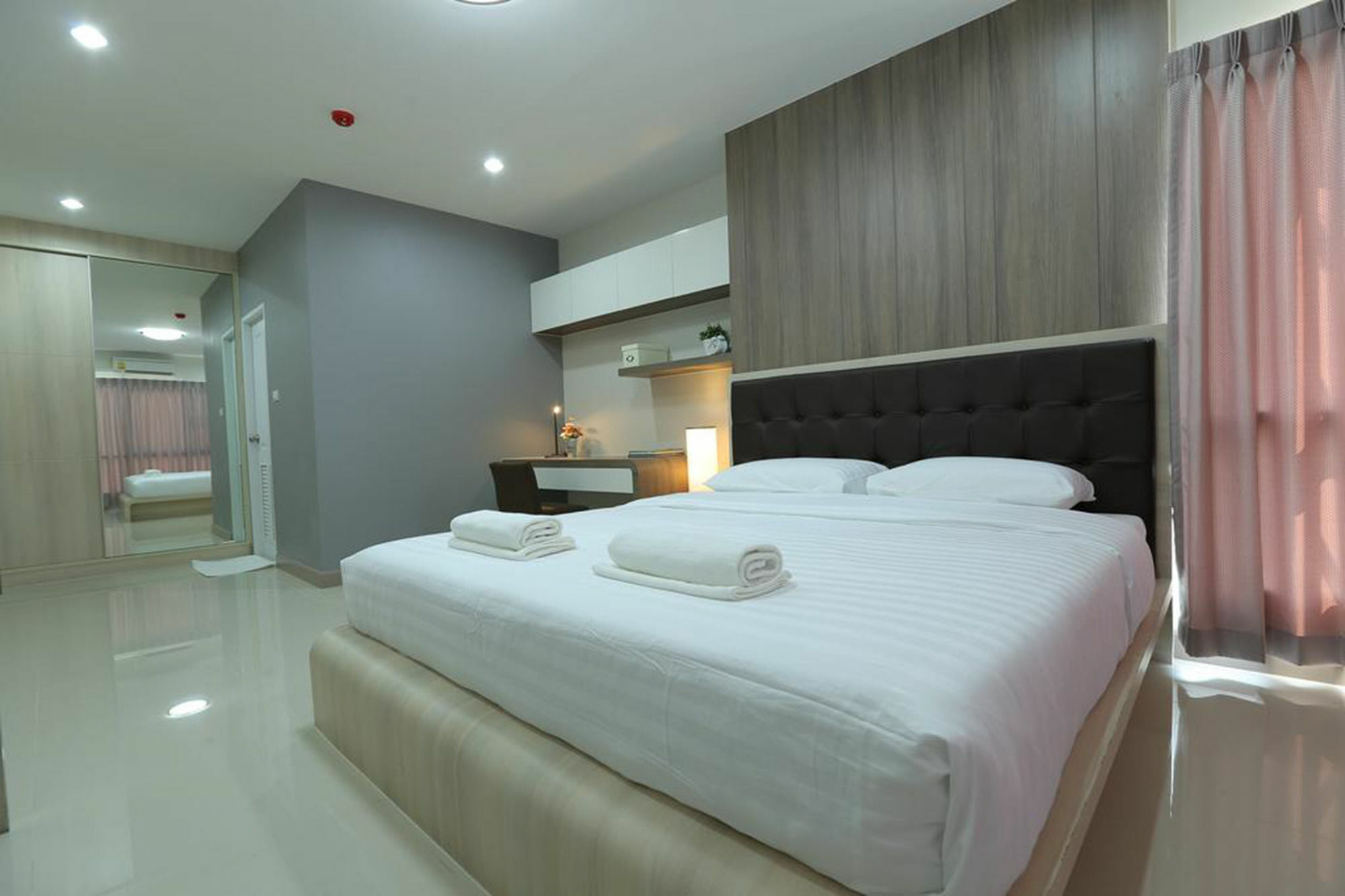 Central Place Serviced Apartment Angsila Chonburi Exterior photo