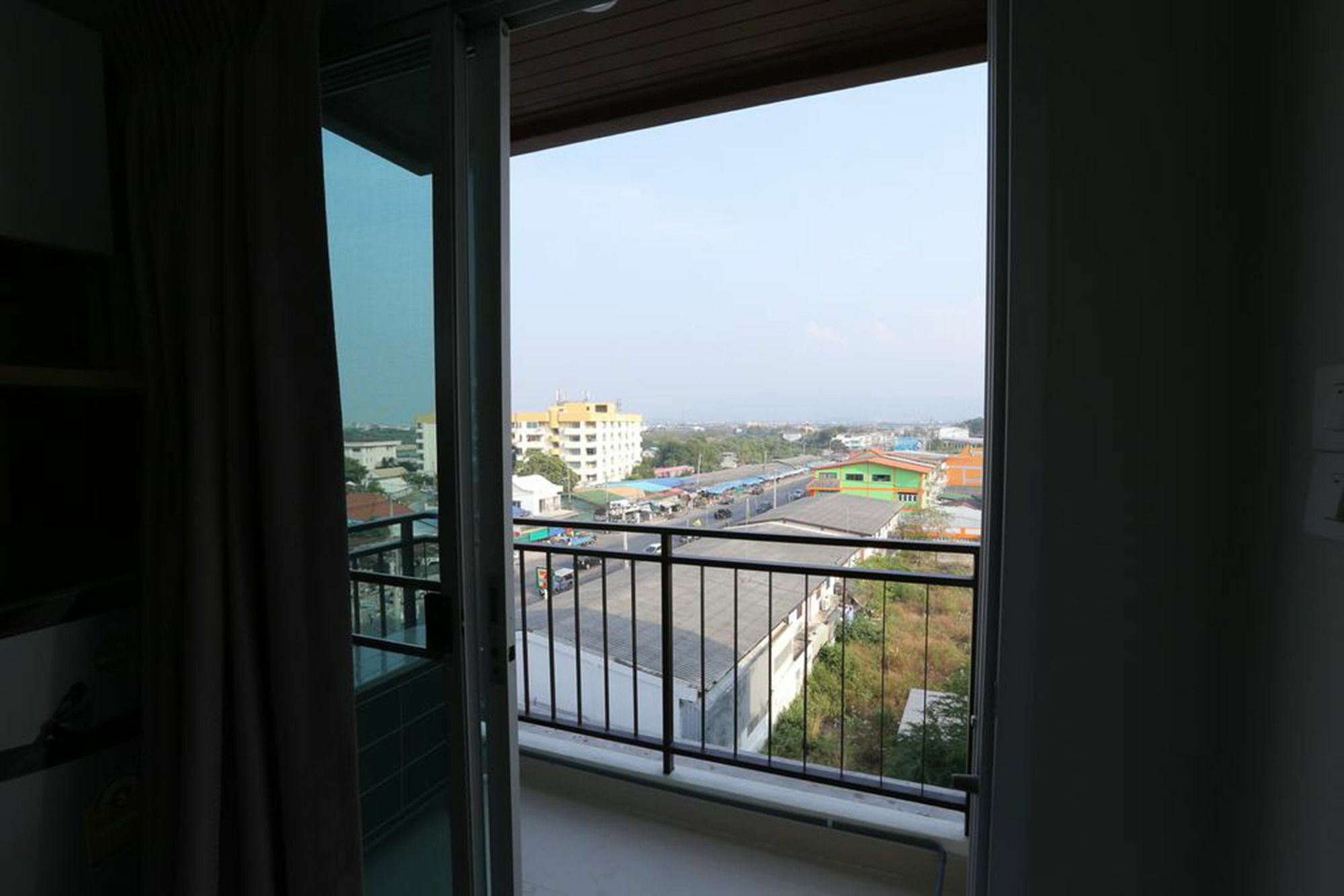 Central Place Serviced Apartment Angsila Chonburi Exterior photo